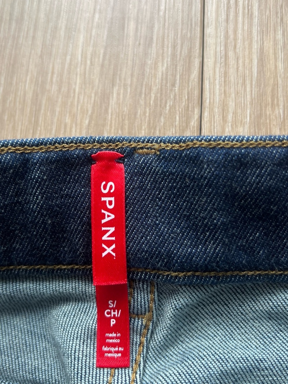 Spanx pull on Dark wash wide leg jeans Size Small #denim #baggy - Picture 4 of 4